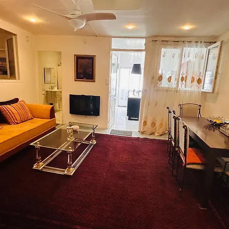 Chez Jean Au Boulou Apartament